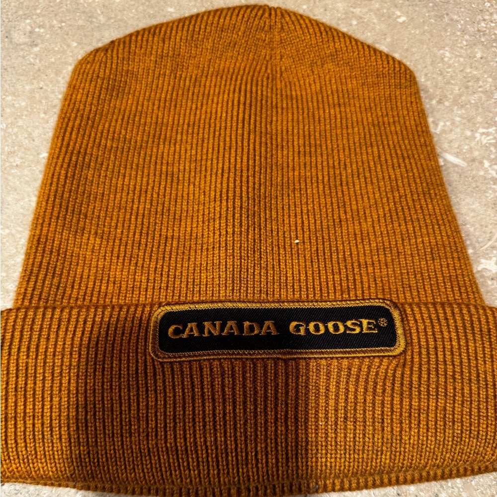 Canada Goose Hat-excellent condition